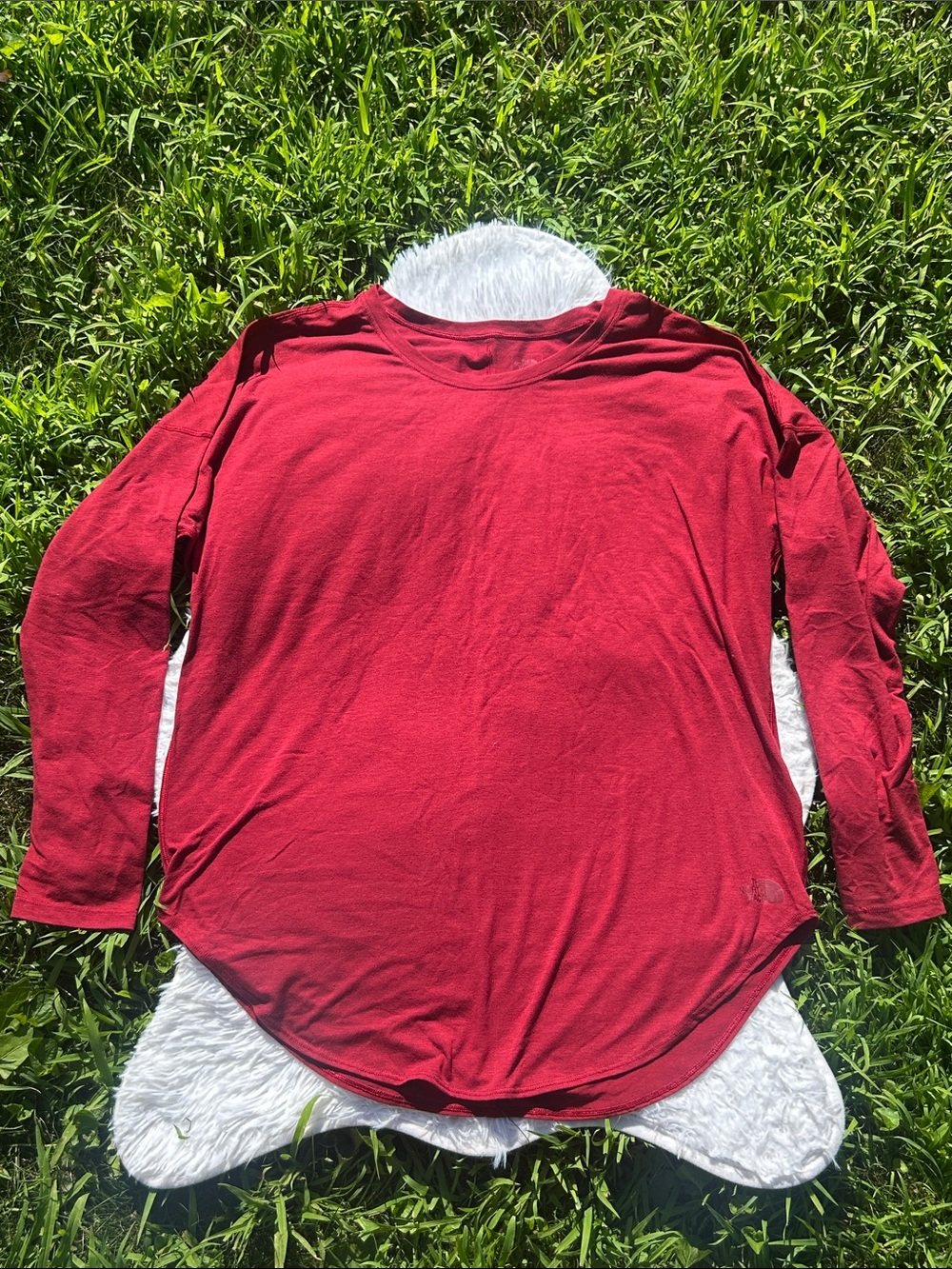 The North Face FlashDry Active Crewneck Long Sleeve Tee 
Color: Red
Size: XL